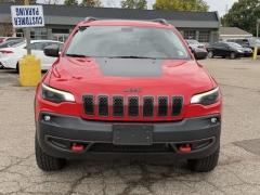 Used 2019  Jeep Cherokee 4d SUV 4WD Trailhawk 3&period;2L at Paradise Motors near Lansing&comma; MI