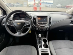 Used 2017  Chevrolet Cruze 4d Sedan LT Auto at Paradise Motors near Lansing&comma; MI