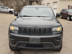 Used 2019  Jeep Grand Cherokee 4d SUV 4WD Laredo at Paradise Motors near Lansing&comma; MI