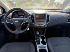 Used 2019  Chevrolet Cruze 4d Sedan LT at Paradise Motors near Lansing&comma; MI