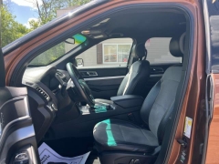 Used 2017 Ford Explorer 4d SUV 4WD XLT at Paradise Motors near Lansing, MI
