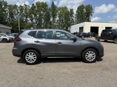 Used 2019  Nissan Rogue FWD at Paradise Motors near Lansing, MI