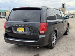 Used 2017  Dodge Grand Caravan 4d Wagon SE at Paradise Motors near Lansing&comma; MI