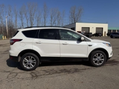 Used 2017  Ford Escape 4d SUV FWD SE at Paradise Motors near Lansing&comma; MI