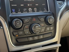 Used 2015  Jeep Grand Cherokee 4d SUV 4WD Limited at Paradise Motors near Lansing&comma; MI