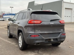 Used 2015  Jeep Cherokee 4d SUV 4WD Latitude V6 at Paradise Motors near Lansing, MI