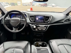 Used 2018  Chrysler Pacifica 4d Wagon Touring L Plus at Paradise Motors near Lansing&comma; MI