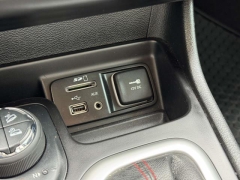 Used 2018  Jeep Cherokee 4d SUV 4WD Trailhawk V6 at Paradise Motors near Lansing&comma; MI