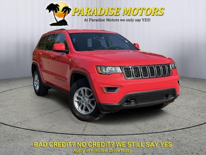 Used 2018 Jeep Grand Cherokee 4d SUV 4WD Laredo at Paradise Motors near Lansing, MI