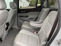 Used 2018 GMC Acadia 4d SUV AWD SLT-1 at Paradise Motors near Lansing, MI