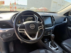 Used 2017  Jeep Cherokee 4d SUV 4WD Trailhawk V6 at Paradise Motors near Lansing&comma; MI