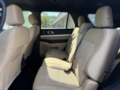 Used 2017  Ford Explorer 4d SUV 4WD XLT at Paradise Motors near Lansing, MI