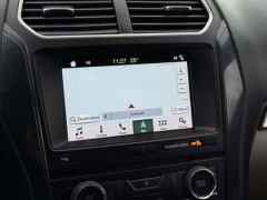 Used 2018  Ford Explorer 4d SUV 4WD XLT at Paradise Motors near Lansing&comma; MI