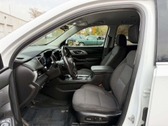 Used 2018  Chevrolet Traverse 4d SUV FWD LT Cloth w/1LT at Paradise Motors near Lansing, MI