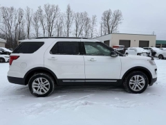 Used 2018  Ford Explorer 4d SUV 4WD XLT at Paradise Motors near Lansing&comma; MI