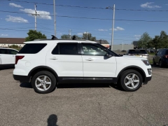 Used 2017  Ford Explorer 4d SUV 4WD XLT at Paradise Motors near Lansing, MI