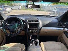 Used 2017  Ford Explorer 4d SUV 4WD XLT at Paradise Motors near Lansing, MI