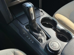 Used 2017  Ford Explorer 4d SUV 4WD XLT at Paradise Motors near Lansing, MI