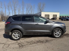 Used 2018  Ford Escape 4d SUV FWD SE at Paradise Motors near Lansing&comma; MI