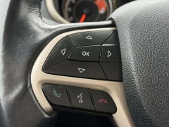 Used 2016  Jeep Cherokee 4d SUV 4WD Latitude V6 at Paradise Motors near Lansing&comma; MI