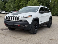 Used 2018  Jeep Cherokee 4d SUV 4WD Trailhawk V6 at Paradise Motors near Lansing&comma; MI