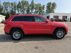 Used 2018  Jeep Grand Cherokee 4d SUV 4WD Laredo at Paradise Motors near Lansing&comma; MI