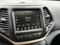 Used 2017  Jeep Cherokee 4d SUV FWD Limited V6 at Paradise Motors near Lansing&comma; MI