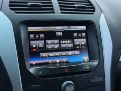 Used 2013  Ford Explorer 4d SUV 4WD XLT at Paradise Motors near Lansing&comma; MI