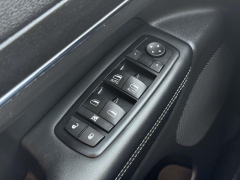 Used 2015  Jeep Grand Cherokee 4d SUV 4WD Limited at Paradise Motors near Lansing&comma; MI