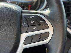 Used 2017  Jeep Cherokee 4d SUV 4WD Trailhawk V6 at Paradise Motors near Lansing&comma; MI