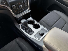 Used 2018  Jeep Grand Cherokee 4d SUV 4WD Laredo at Paradise Motors near Lansing&comma; MI