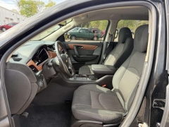 Used 2016  Chevrolet Traverse 4d SUV FWD LT w&sol;1LT at Paradise Motors near Lansing&comma; MI