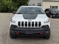 Used 2018  Jeep Cherokee 4d SUV 4WD Trailhawk V6 at Paradise Motors near Lansing&comma; MI