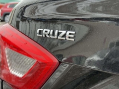 Used 2017  Chevrolet Cruze 4d Sedan Premier at Paradise Motors near Lansing&comma; MI