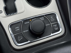 Used 2011  Jeep Grand Cherokee 4d SUV 4WD Overland at Paradise Motors near Lansing&comma; MI