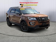 Used 2017 Ford Explorer 4d SUV 4WD XLT at Paradise Motors near Lansing, MI