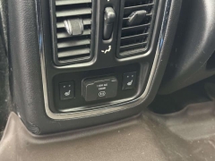 Used 2011  Jeep Grand Cherokee 4d SUV 4WD Overland at Paradise Motors near Lansing&comma; MI