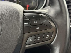 Used 2019  Jeep Cherokee 4d SUV 4WD Trailhawk 3&period;2L at Paradise Motors near Lansing&comma; MI