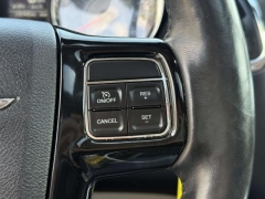 Used 2015  Chrysler Town & Country 4d Wagon Limited at Paradise Motors near Lansing, MI