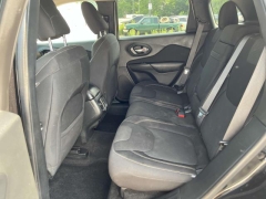 Used 2015 Jeep Cherokee 4d SUV 4WD Latitude at Paradise Motors near Lansing, MI