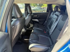 Used 2017  Jeep Cherokee 4d SUV 4WD Trailhawk V6 at Paradise Motors near Lansing&comma; MI