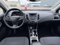 Used 2018  Chevrolet Cruze 4d Sedan LT Auto at Paradise Motors near Lansing&comma; MI