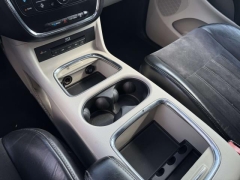 Used 2015  Chrysler Town & Country 4d Wagon Limited at Paradise Motors near Lansing, MI