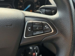 Used 2017  Ford Escape 4d SUV FWD SE at Paradise Motors near Lansing&comma; MI