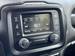 Used 2016  Jeep Renegade 4d SUV 4WD Trailhawk at Paradise Motors near Lansing, MI