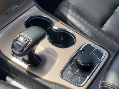 Used 2015  Jeep Grand Cherokee 4d SUV 4WD Limited at Paradise Motors near Lansing&comma; MI