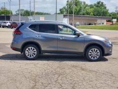 Used 2018  Nissan Rogue 4d SUV AWD SV at Paradise Motors near Lansing&comma; MI