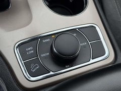 Used 2015  Jeep Grand Cherokee 4d SUV 4WD Limited at Paradise Motors near Lansing&comma; MI