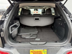 Used 2018  Jeep Cherokee 4d SUV 4WD Trailhawk V6 at Paradise Motors near Lansing&comma; MI