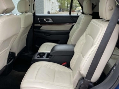 Used 2017 Ford Explorer 4d SUV 4WD Platinum at Paradise Motors near Lansing, MI